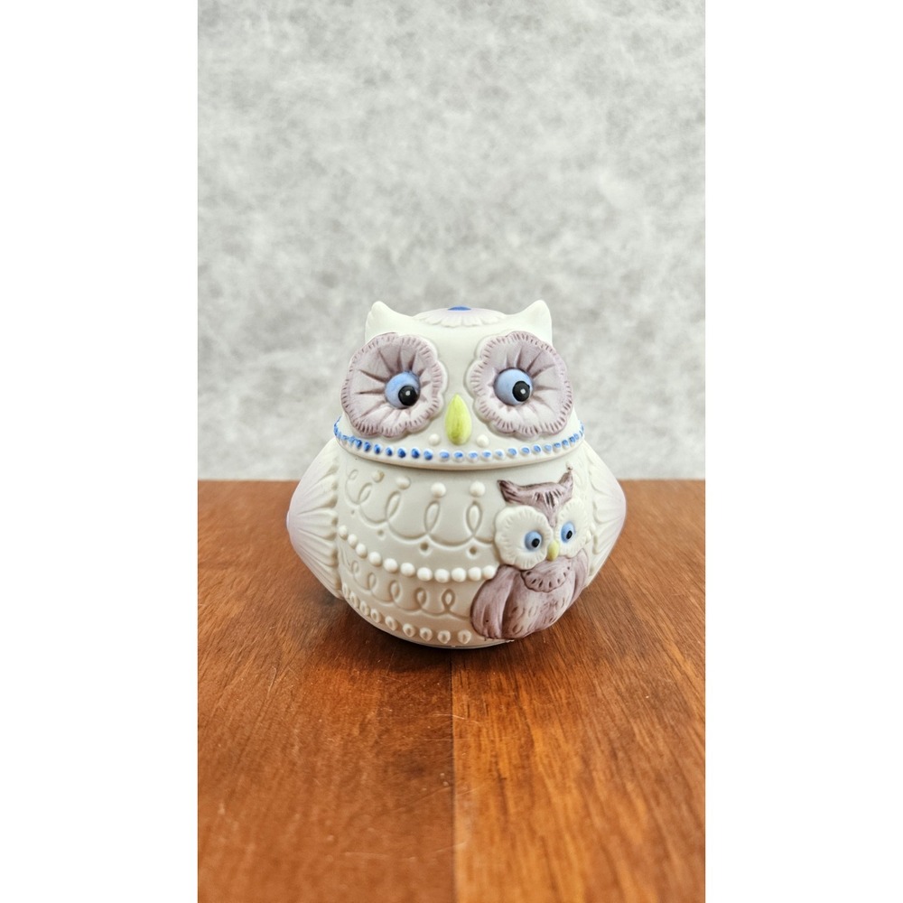 Lefton Vintage Hand Painted Small Trinkle Box Owl with Lid White‎ Purple Blue